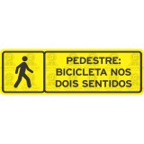 Pedestre: bicicleta nos dois sentidos